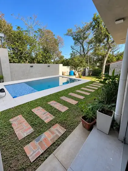 Contemporary five-suite house 2