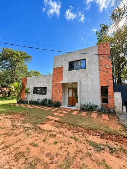 Contemporary five-suite house 3