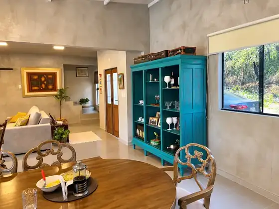 Contemporary five-suite house 5
