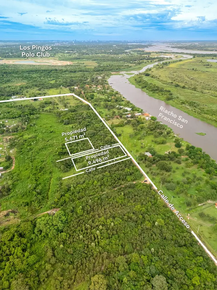 Two plots in Limpio, Costa Azul area 1